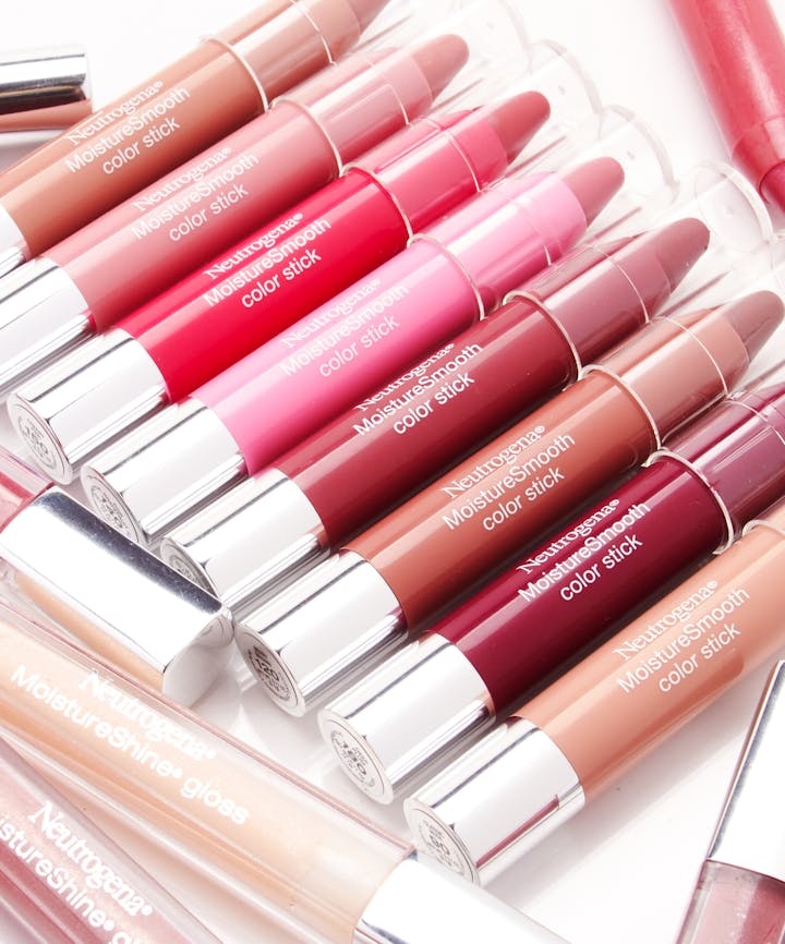 Neutrogena MoistureSmooth Color Stick - Fresh Papaya (20) — Shea Butter Balm-Like Lip Color