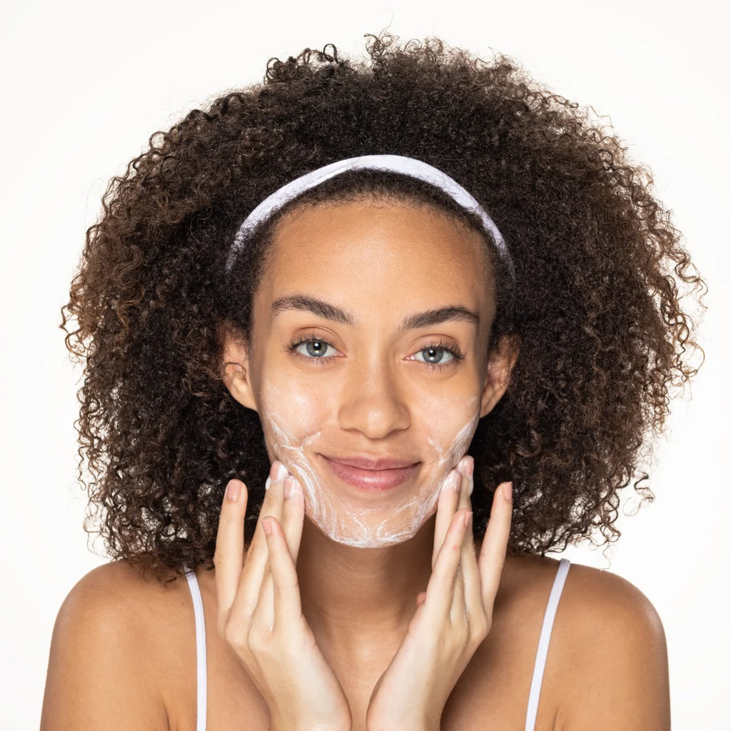 Neutrogena Deep CleanFacial Cleanser — Oil-Free Hydroxy Acid Wash for Normal-to-Oily Skin, 6.7 Fl. Oz